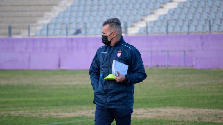 Juan Arsenal acepta el reto de entrenar a un Real Jaén hundido Juan Arsenal acepta el reto de entrenar a un Real Jaén hundido