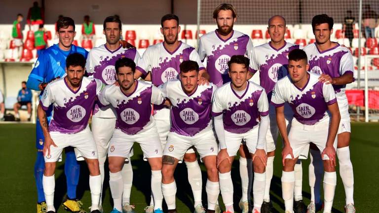 El Torreperogil vuelve al liderato a costa del nuevo colista: el Real Jaén El Torreperogil vuelve al liderato a costa del nuevo colista: el Real Jaén