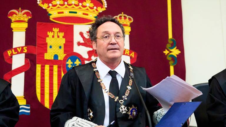 La Guardia Civil registra el despacho del fiscal general en busca de documentos La Guardia Civil registra el despacho del fiscal general en busca de documentos