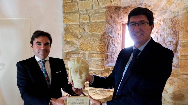 El enorme patrimonio de Porcuna ilusiona al vicepresidente Marín El enorme patrimonio de Porcuna ilusiona al vicepresidente Marín