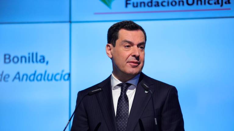Juanma Moreno apuesta por un AVE directo entre Sevilla y Málaga Juanma Moreno apuesta por un AVE directo entre Sevilla y Málaga