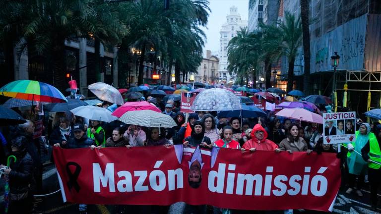 Una cuarta manifestación recorre el centro de València para exigir la dimisión de Mazón Una cuarta manifestación recorre el centro de València para exigir la dimisión de Mazón