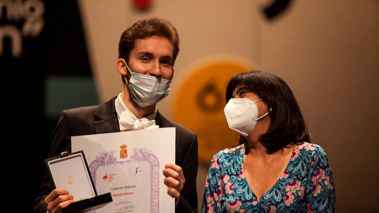 El ruso Valentin Malinin se impone en la 62ª edición del “Premio Jaén” de Piano El ruso Valentin Malinin se impone en la 62ª edición del “Premio Jaén” de Piano