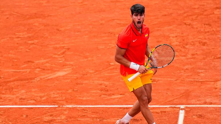 Alcaraz barre a Safiulin y llega a cuartos de final en París 2024 Alcaraz barre a Safiulin y llega a cuartos de final en París 2024