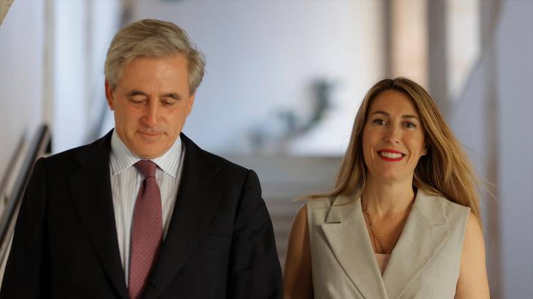 Dos consejeros de Vox se rebelan y se niegan a dejar sus cargos en Extremadura y Castilla y León Dos consejeros de Vox se rebelan y se niegan a dejar sus cargos en Extremadura y Castilla y León
