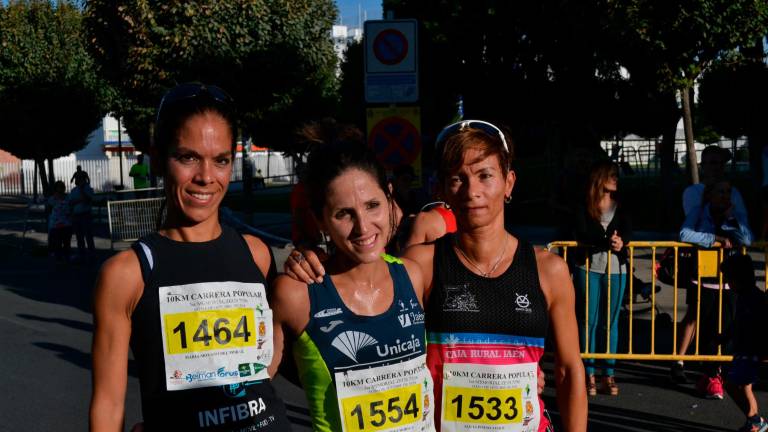 Miguel Ángel Ruiz y Lourdes González se deslizan por Jaén Miguel Ángel Ruiz y Lourdes González se deslizan por Jaén