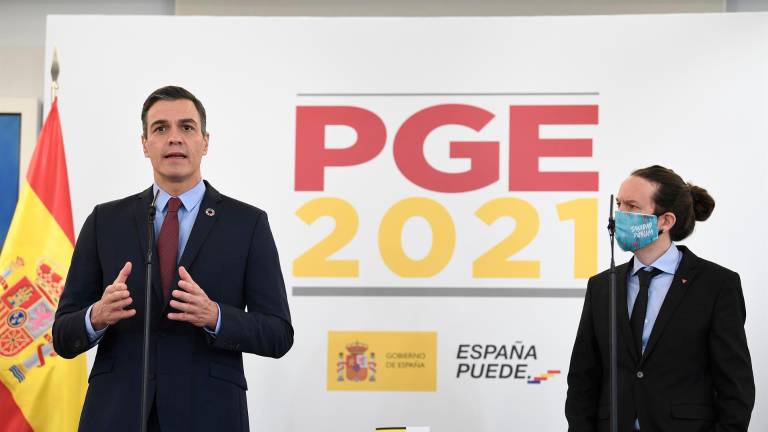 El PSOE y Podemos rectifican y congelan el sueldo de Sánchez y sus ministros El PSOE y Podemos rectifican y congelan el sueldo de Sánchez y sus ministros