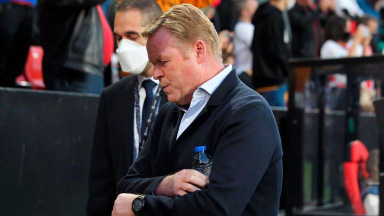 Ronald Koeman, destituido como técnico del FC Barcelona Ronald Koeman, destituido como técnico del FC Barcelona