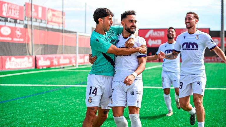 Punto para el Real Jaén en Puente Genil con dos versiones ante el Salerm (1-1) Punto para el Real Jaén en Puente Genil con dos versiones ante el Salerm (1-1)