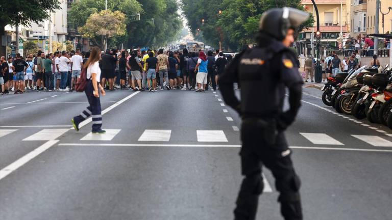 Trabajadores en huelga del sector del metal inician una manifestación en Cádiz Trabajadores en huelga del sector del metal inician una manifestación en Cádiz