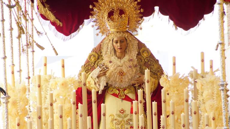 La Borriquilla y Santa Cena se imaginan en su andar cofrade La Borriquilla y Santa Cena se imaginan en su andar cofrade