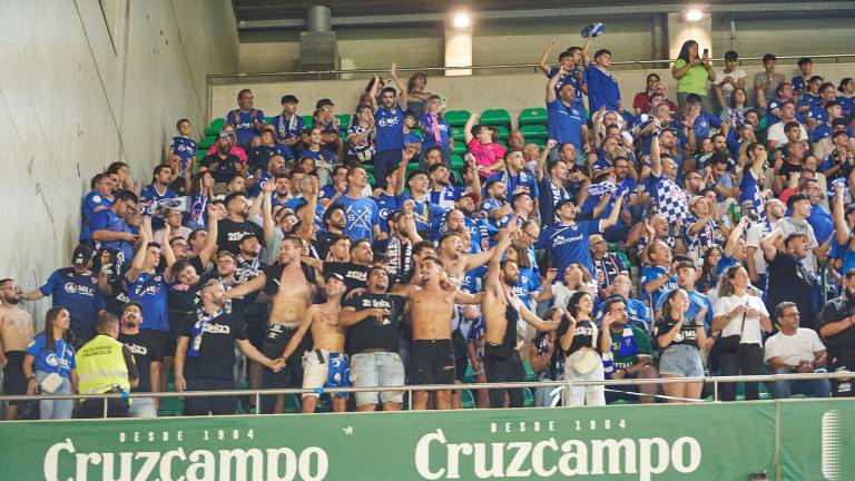 El Linares Deportivo quiere una grada espectacular en el partido contra el histórico Málaga CF El Linares Deportivo quiere una grada espectacular en el partido contra el histórico Málaga CF
