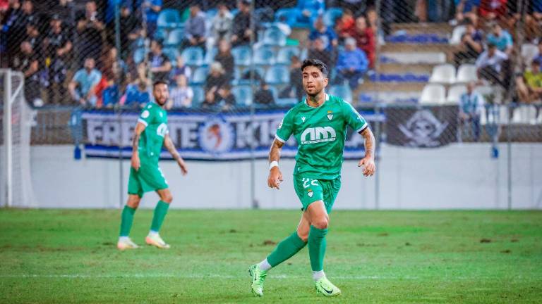 El Real Jaén no sabe reponerse a la expulsión de Óscar Lozano por un Motril que le pasa por encima en el segundo periodo (3-1) El Real Jaén no sabe reponerse a la expulsión de Óscar Lozano por un Motril que le pasa por encima en el segundo periodo (3-1)