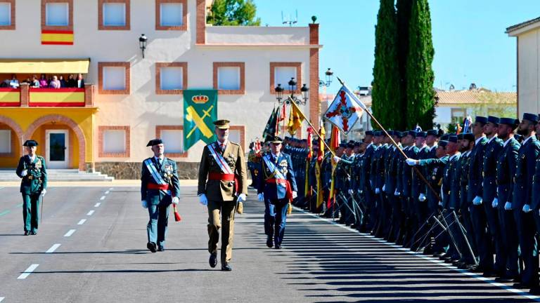 El rey Felipe VI preside la jura de bandera de la promoción con más mujeres de la historia El rey Felipe VI preside la jura de bandera de la promoción con más mujeres de la historia