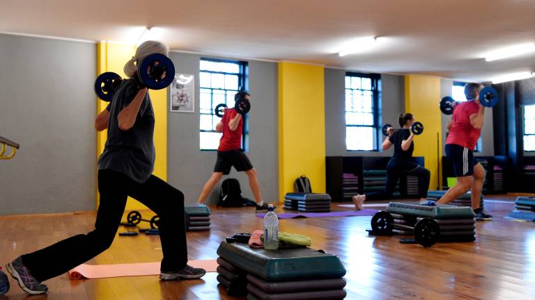 Los propósitos de año nuevo llenan los gimnasios en enero Los propósitos de año nuevo llenan los gimnasios en enero