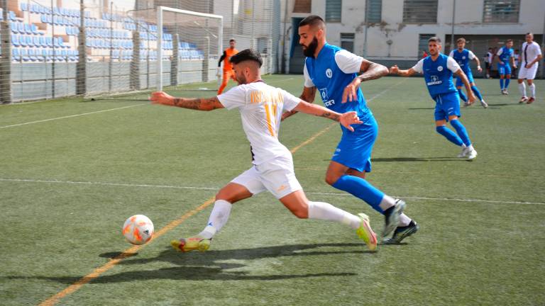 El Real Jaén enfrenta el reto de superar las dificultades El Real Jaén enfrenta el reto de superar las dificultades