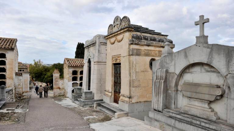 Sin acuerdo con la UJA para comenzar las exhumaciones en el cementerio de San Eufrasio Sin acuerdo con la UJA para comenzar las exhumaciones en el cementerio de San Eufrasio