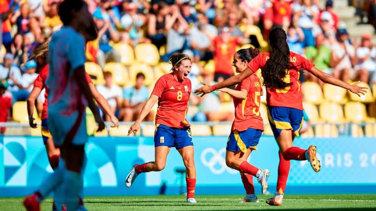 España vence a Japón en su histórico debut en París (2-1) España vence a Japón en su histórico debut en París (2-1)