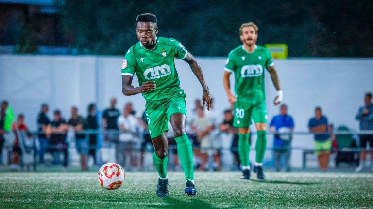 Awusi se convierte en la decimoquinta marcha del Real Jaén Awusi se convierte en la decimoquinta marcha del Real Jaén