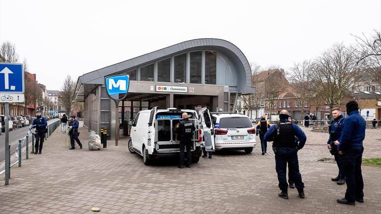Tiroteo con fusiles en el metro de Bruselas Tiroteo con fusiles en el metro de Bruselas