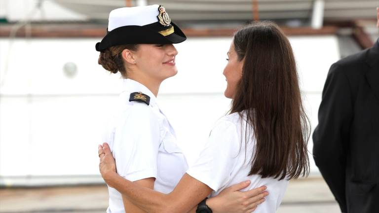 La Reina Letizia se reencuentra con la Princesa Leonor en Panamá La Reina Letizia se reencuentra con la Princesa Leonor en Panamá