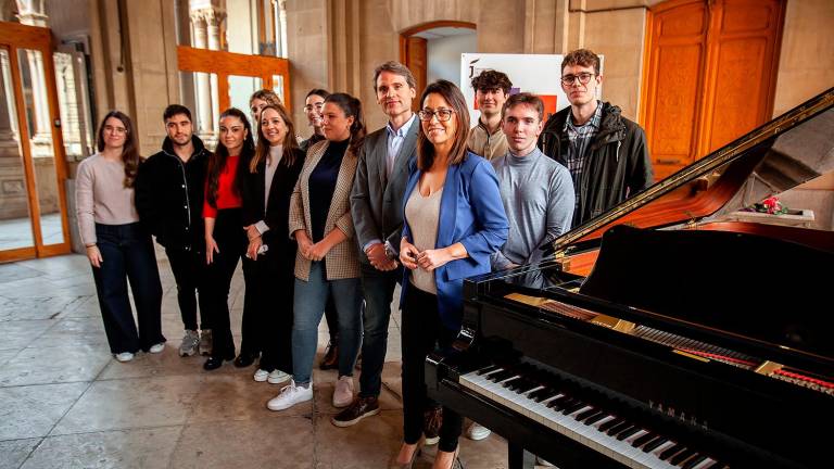 Maestros del piano en el Palacio Provincial. No se pierdan a este artista... Maestros del piano en el Palacio Provincial. No se pierdan a este artista...