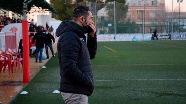 Rafa Navarro, destituido como entrenador del Atlético Porcuna Rafa Navarro, destituido como entrenador del Atlético Porcuna