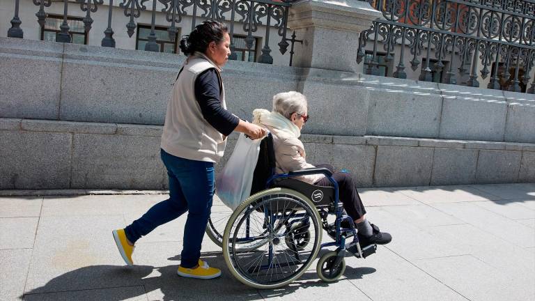 Cerca de 900.000 personas han muerto en la lista de espera de dependencia desde que se aprobó la ley Cerca de 900.000 personas han muerto en la lista de espera de dependencia desde que se aprobó la ley