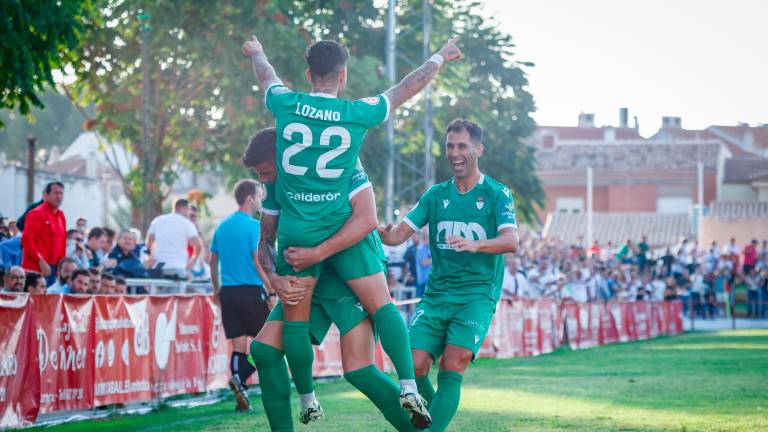 Óscar Lozano renueva en el Real Jaén por una temporada más Óscar Lozano renueva en el Real Jaén por una temporada más
