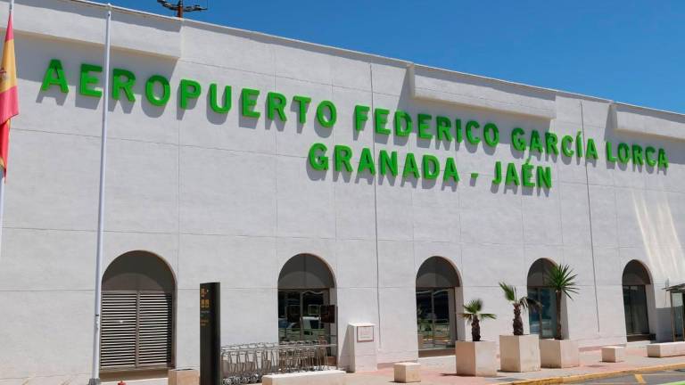 Reyes pide al subdelegado del Gobierno en Granada que convoque la Mesa del Aeropuerto Reyes pide al subdelegado del Gobierno en Granada que convoque la Mesa del Aeropuerto