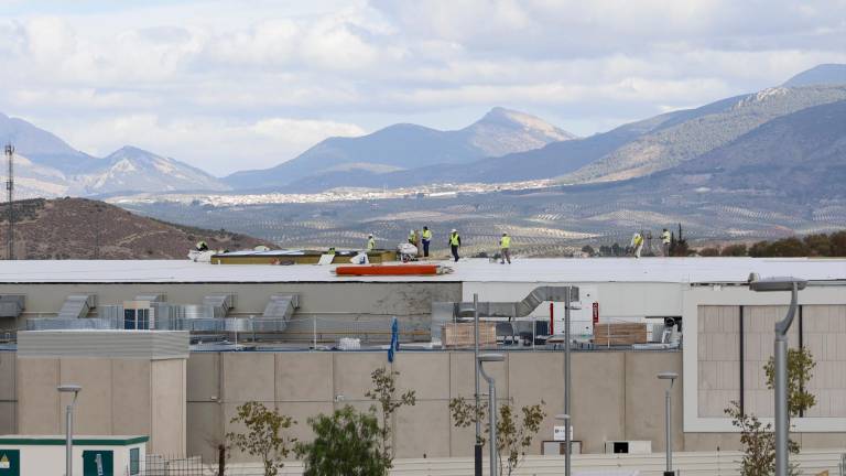 La apertura de la galería comercial del Jaén Plaza se retrasa al 10 de noviembre La apertura de la galería comercial del Jaén Plaza se retrasa al 10 de noviembre