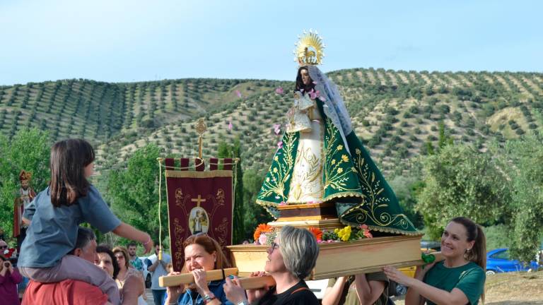 Nubla profesa su devoción por San Blas y la Virgen de las Nieves Nubla profesa su devoción por San Blas y la Virgen de las Nieves