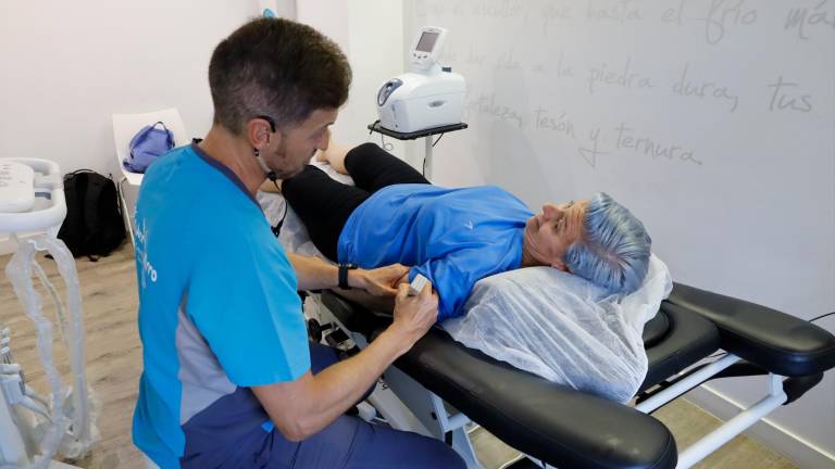 Capítulo 2: Susana Rodríguez continúa su preparación para la gran carrera con una visita a su fisioterapeuta Capítulo 2: Susana Rodríguez continúa su preparación para la gran carrera con una visita a su fisioterapeuta