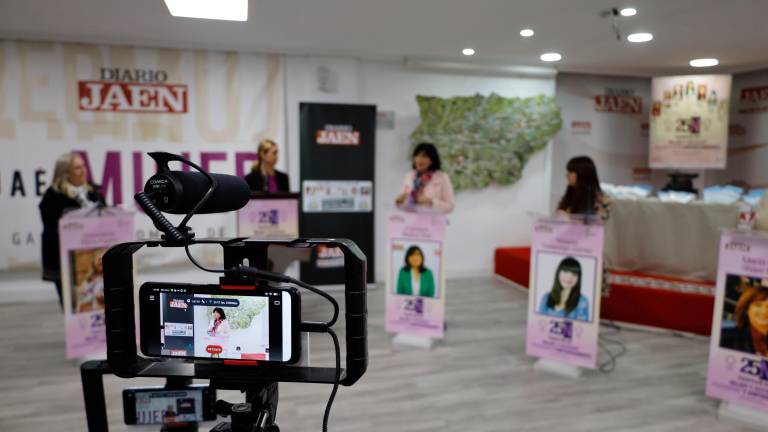 “¿Por qué el porcentaje de mujeres en los puestos de Dirección es escaso?” “¿Por qué el porcentaje de mujeres en los puestos de Dirección es escaso?”