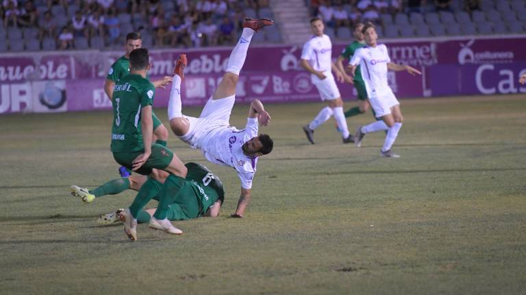 Joselu enmudece con su gol a La Victoria Joselu enmudece con su gol a La Victoria