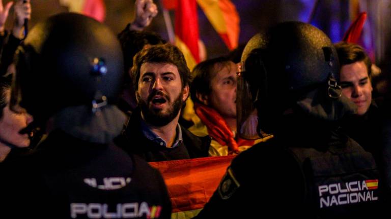 El PP se desliga de las protestas en Ferraz, pero critica a Interior por la carga policial “como si fueran CDR” El PP se desliga de las protestas en Ferraz, pero critica a Interior por la carga policial “como si fueran CDR”
