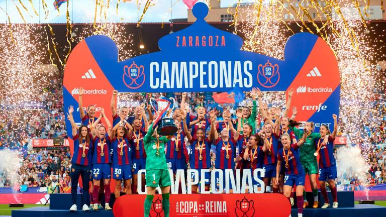 El Barça arrolla a la Real y se alza con la Copa de la Reina El Barça arrolla a la Real y se alza con la Copa de la Reina