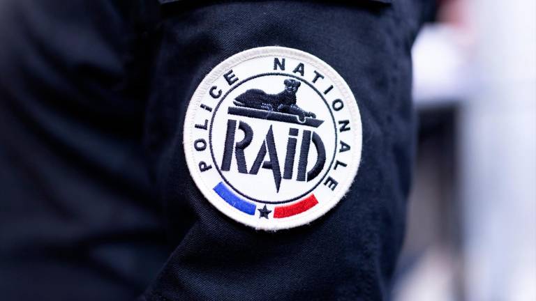 Un muerto y un herido en un ataque con cuchillo en París que se investiga como acto terrorista Un muerto y un herido en un ataque con cuchillo en París que se investiga como acto terrorista