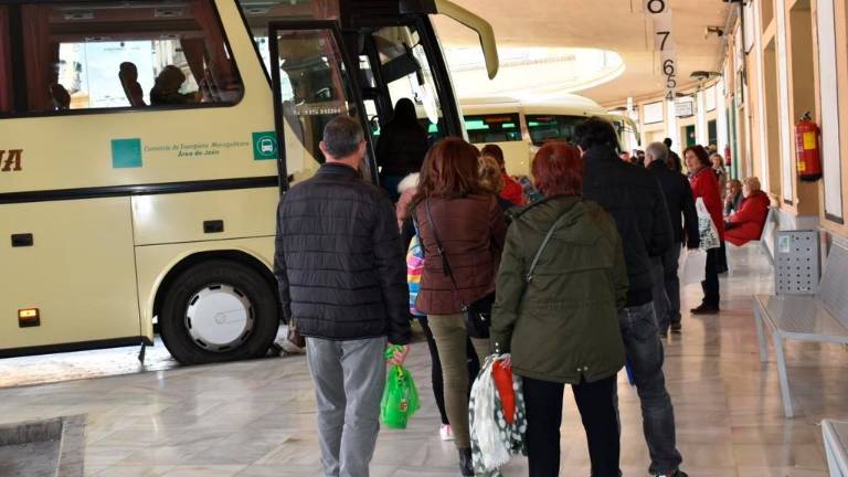 UGT cifra en casi un 75% el seguimiento de la huelga de transportes en Jaén UGT cifra en casi un 75% el seguimiento de la huelga de transportes en Jaén