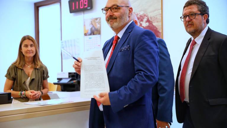 El presupuesto de PP-Cs, en el aire por la enmienda de Vox El presupuesto de PP-Cs, en el aire por la enmienda de Vox