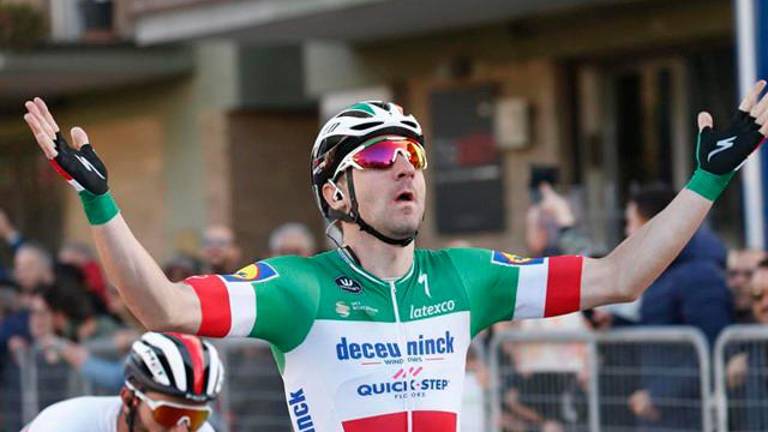 Elia Viviani se impone al esprint en la meta de Nancy Elia Viviani se impone al esprint en la meta de Nancy