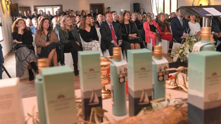 La almazara de “Aires de Jaén” cierra el ciclo del olivar a la botella La almazara de “Aires de Jaén” cierra el ciclo del olivar a la botella