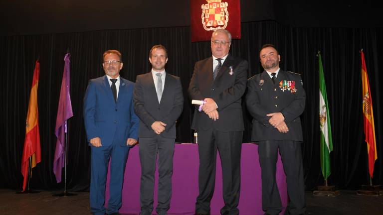 Homenaje a la Policía Local en la fiesta de la “Amargura” Homenaje a la Policía Local en la fiesta de la “Amargura”