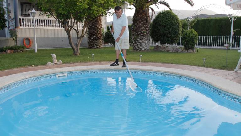 En teoría, las piscinas abren el lunes, pero realmente no lo harán