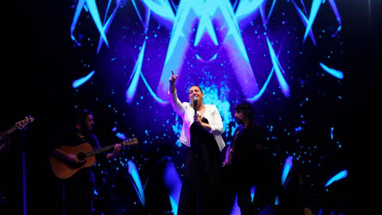 Niña Pastori despliega sus alas y su voz en directo en Alcalá la Real Niña Pastori despliega sus alas y su voz en directo en Alcalá la Real