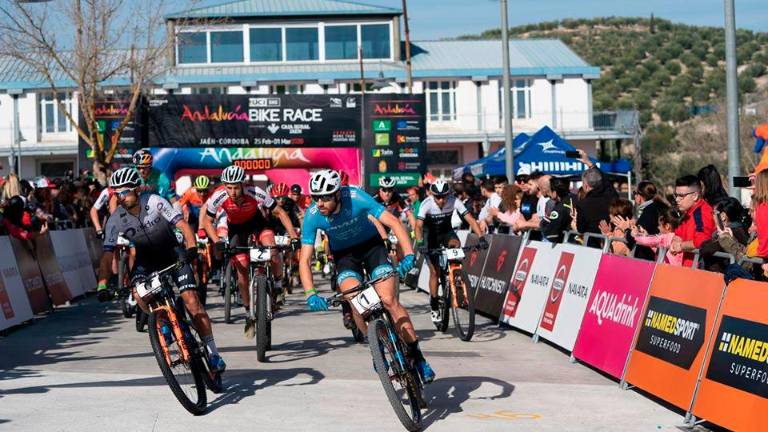 Iván Díaz y Eva Lechner ganan la cuarta etapa de la Bike Race