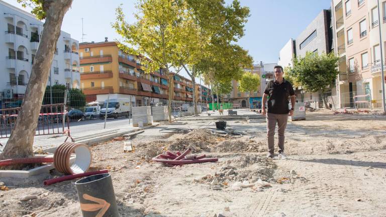 Ejecutada la obra del parque de Avenida de Linares al 50% Ejecutada la obra del parque de Avenida de Linares al 50%