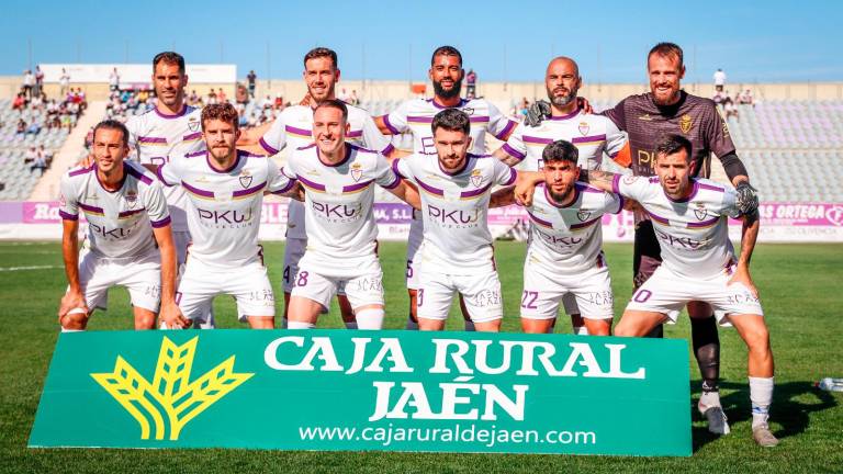 El Real Jaén acelera por el segundo puesto con una goleada al Torre del Mar (3-0)