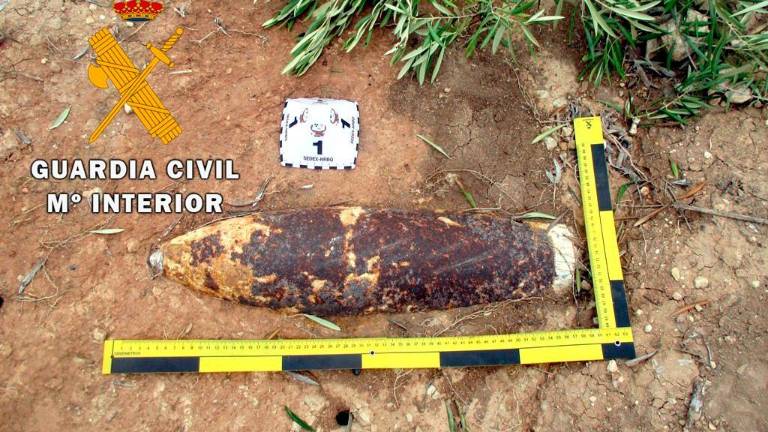 Desactivan dos proyectiles de la guerra hallados en un olivar Desactivan dos proyectiles de la guerra hallados en un olivar