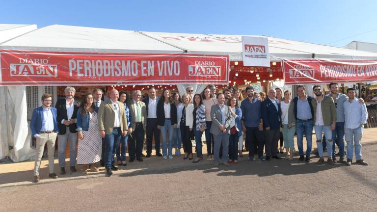 Paseo por la feria de Jaén de la secretaria general del PP andaluz